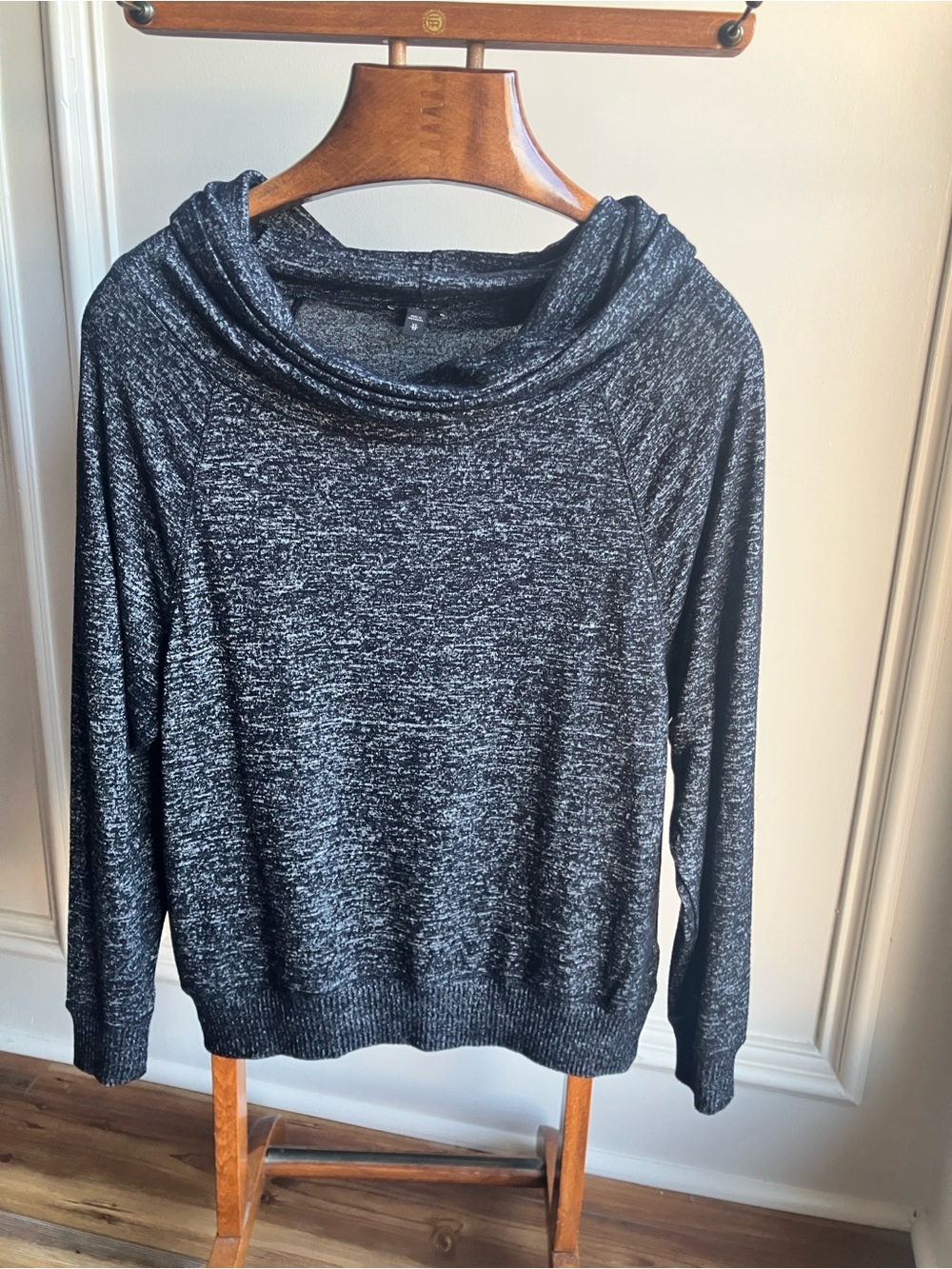 Express Heathered Black Gray Crewneck Sweater